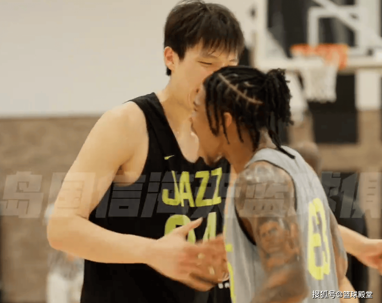 包含犹他爵士发布备战花絮，今晨战术微调，CBA常规赛任务艰巨，年轻球员得到机会的词条