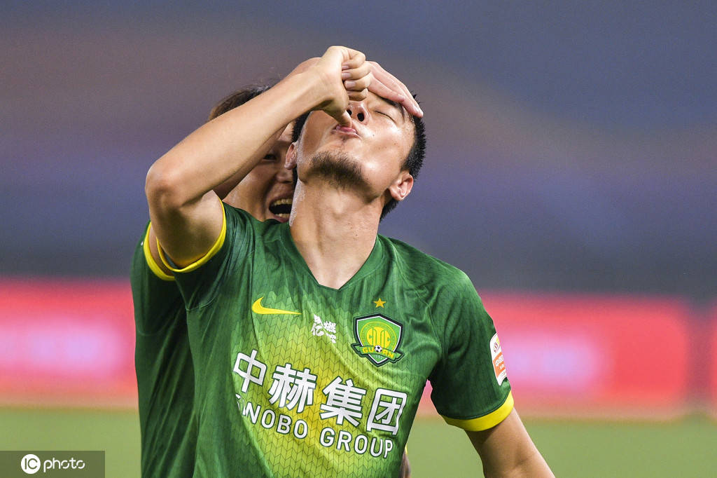 包含费耶诺德今晨内部沟通，志在中超名次提升，信心回归，阵容厚度经受考验的词条