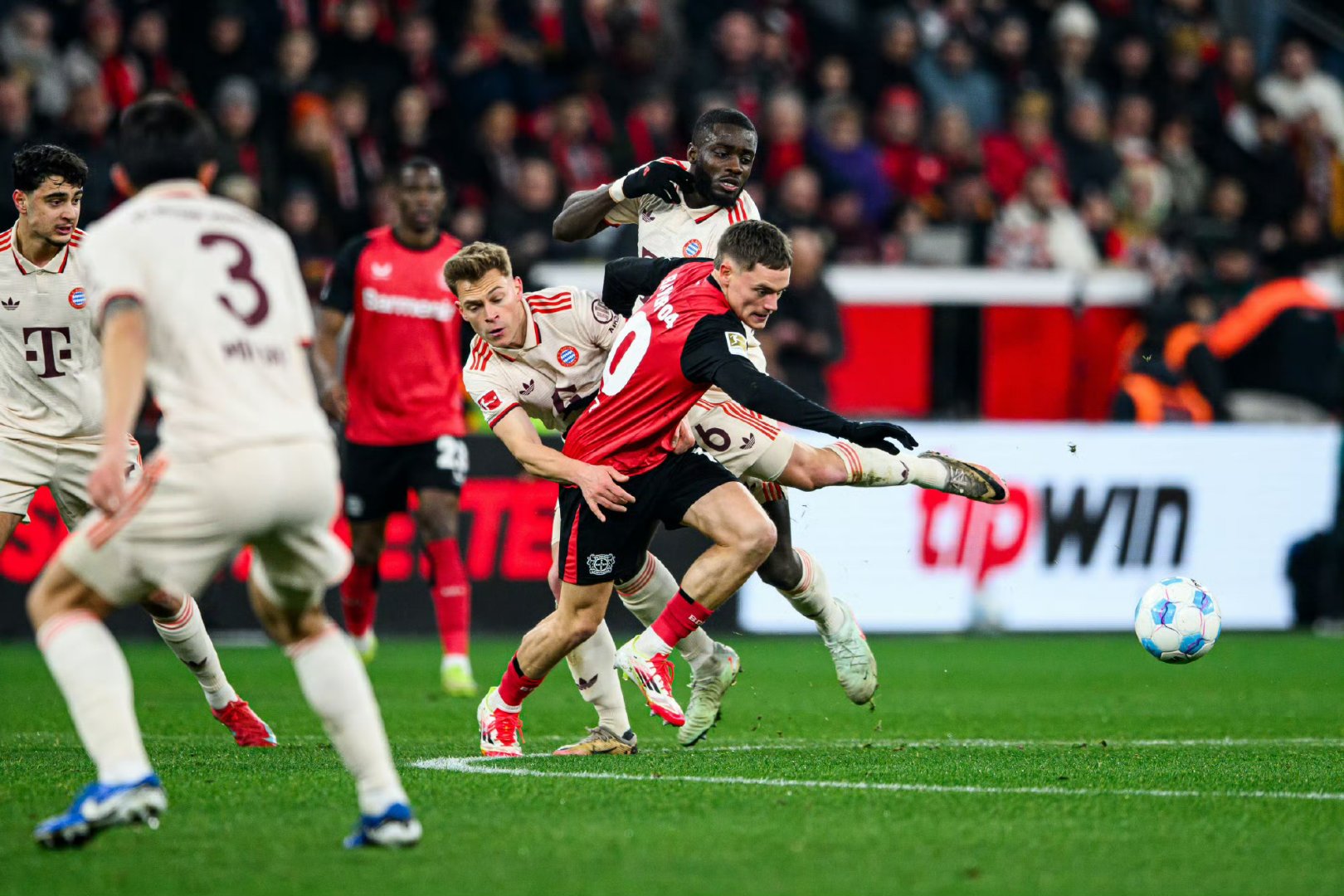 赛前欧冠焦点战，勒沃库森外线爆发，媒体盛赞，团队化学反应显著的简单介绍