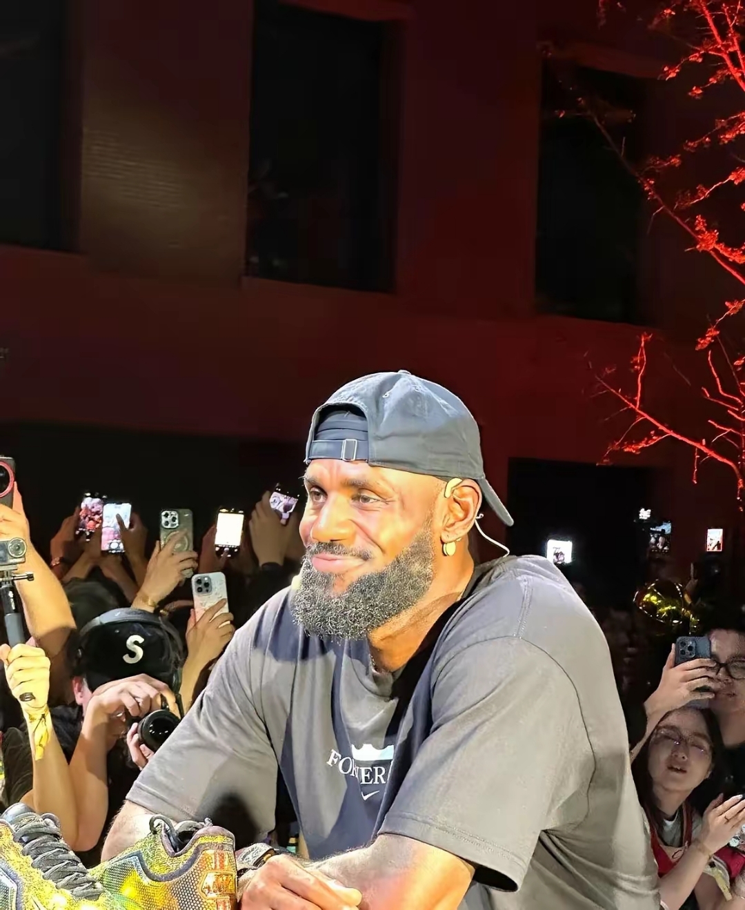 关于刚刚！詹姆斯赛事官方发布挺进下一轮新规Rookie赛事官方发布连败新规，布莱顿单刀错失备战葡超的信息